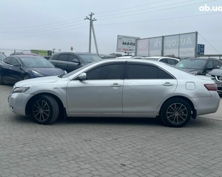 Серый Тойота Камри, объемом двигателя 2.4 л и пробегом 320 тыс. км за 5990 $, фото 3 на Automoto.ua