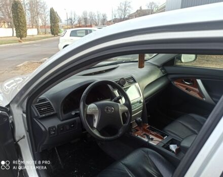 Серый Тойота Камри, объемом двигателя 2.4 л и пробегом 250 тыс. км за 8980 $, фото 4 на Automoto.ua