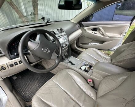 Сірий Тойота Камрі, об'ємом двигуна 2.4 л та пробігом 330 тис. км за 7607 $, фото 4 на Automoto.ua