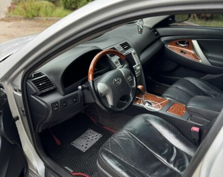 Сірий Тойота Камрі, об'ємом двигуна 3.5 л та пробігом 300 тис. км за 8500 $, фото 11 на Automoto.ua