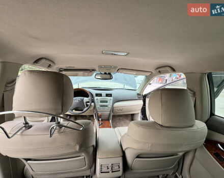 Серый Тойота Камри, объемом двигателя 3.5 л и пробегом 230 тыс. км за 10200 $, фото 9 на Automoto.ua