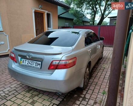Сірий Тойота Камрі, об'ємом двигуна 2.4 л та пробігом 185 тис. км за 10500 $, фото 3 на Automoto.ua