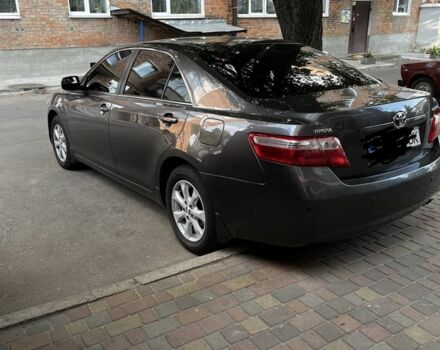 Серый Тойота Камри, объемом двигателя 2.4 л и пробегом 213 тыс. км за 9300 $, фото 2 на Automoto.ua