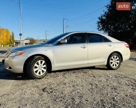 Серый Тойота Камри, объемом двигателя 2.4 л и пробегом 176 тыс. км за 9700 $, фото 3 на Automoto.ua