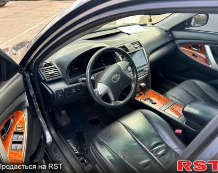 Серый Тойота Камри, объемом двигателя 2.4 л и пробегом 227 тыс. км за 9000 $, фото 7 на Automoto.ua