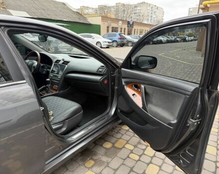 Сірий Тойота Камрі, об'ємом двигуна 2.4 л та пробігом 326 тис. км за 7500 $, фото 11 на Automoto.ua