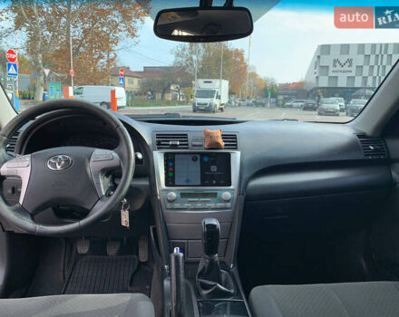 Сірий Тойота Камрі, об'ємом двигуна 2.4 л та пробігом 279 тис. км за 8200 $, фото 12 на Automoto.ua