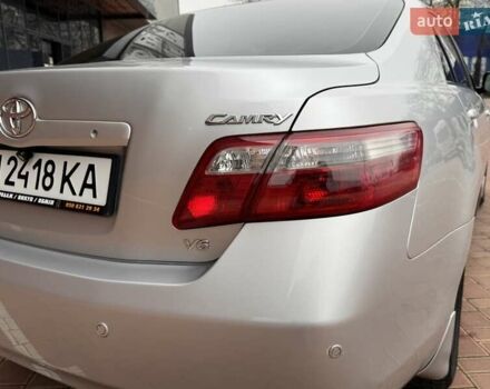 Серый Тойота Камри, объемом двигателя 3.5 л и пробегом 223 тыс. км за 8300 $, фото 12 на Automoto.ua