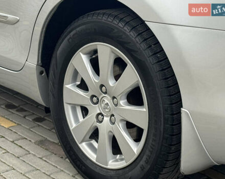 Сірий Тойота Камрі, об'ємом двигуна 2.4 л та пробігом 67 тис. км за 12900 $, фото 17 на Automoto.ua