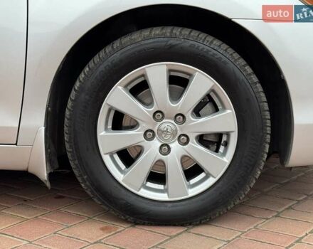 Серый Тойота Камри, объемом двигателя 3.5 л и пробегом 223 тыс. км за 8300 $, фото 66 на Automoto.ua