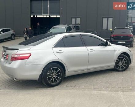 Серый Тойота Камри, объемом двигателя 2.4 л и пробегом 320 тыс. км за 5990 $, фото 9 на Automoto.ua