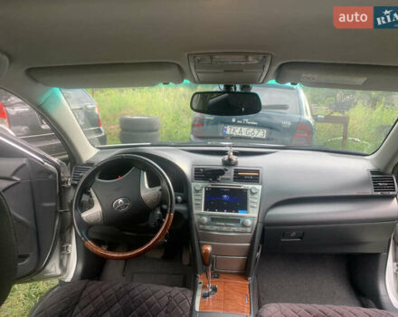 Сірий Тойота Камрі, об'ємом двигуна 3.5 л та пробігом 280 тис. км за 8500 $, фото 2 на Automoto.ua