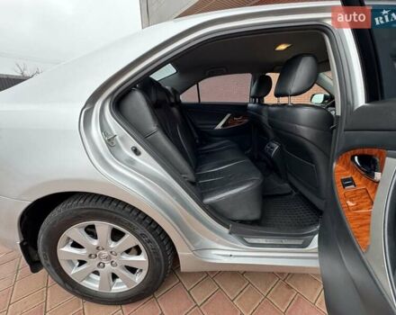 Серый Тойота Камри, объемом двигателя 3.5 л и пробегом 223 тыс. км за 8300 $, фото 30 на Automoto.ua