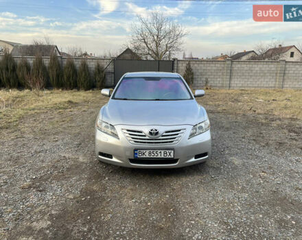 Серый Тойота Камри, объемом двигателя 3.5 л и пробегом 326 тыс. км за 14700 $, фото 1 на Automoto.ua