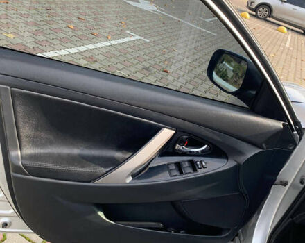 Сірий Тойота Камрі, об'ємом двигуна 2.4 л та пробігом 279 тис. км за 8200 $, фото 9 на Automoto.ua