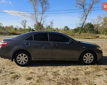 Серый Тойота Камри, объемом двигателя 2.4 л и пробегом 358 тыс. км за 10000 $, фото 6 на Automoto.ua