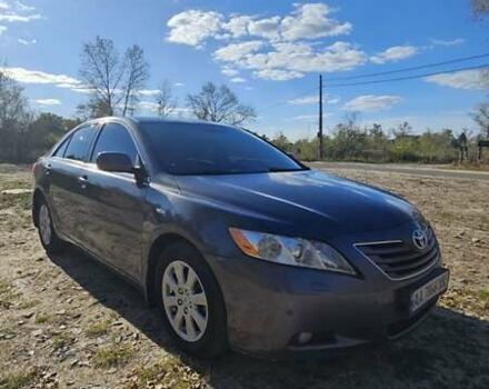 Серый Тойота Камри, объемом двигателя 2.4 л и пробегом 358 тыс. км за 10000 $, фото 2 на Automoto.ua