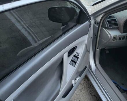 Серый Тойота Камри, объемом двигателя 2.36 л и пробегом 195 тыс. км за 6200 $, фото 5 на Automoto.ua