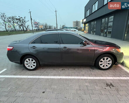 Сірий Тойота Камрі, об'ємом двигуна 3.5 л та пробігом 250 тис. км за 10500 $, фото 3 на Automoto.ua