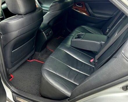 Серый Тойота Камри, объемом двигателя 2.4 л и пробегом 370 тыс. км за 7300 $, фото 6 на Automoto.ua