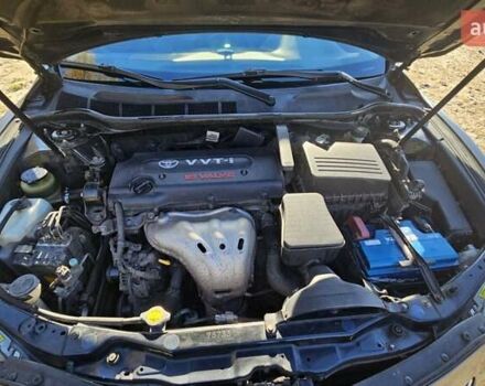 Серый Тойота Камри, объемом двигателя 2.4 л и пробегом 358 тыс. км за 10000 $, фото 28 на Automoto.ua