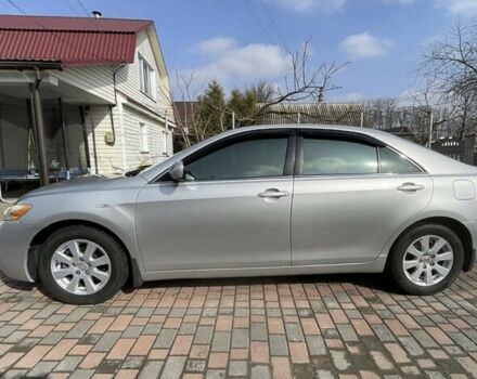 Серый Тойота Камри, объемом двигателя 2.4 л и пробегом 238 тыс. км за 7500 $, фото 3 на Automoto.ua