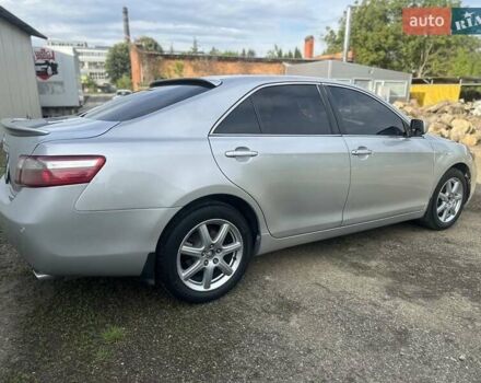 Серый Тойота Камри, объемом двигателя 2.4 л и пробегом 270 тыс. км за 8300 $, фото 5 на Automoto.ua