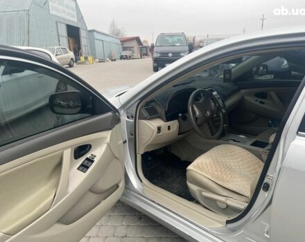 Серый Тойота Камри, объемом двигателя 2.4 л и пробегом 320 тыс. км за 5990 $, фото 12 на Automoto.ua