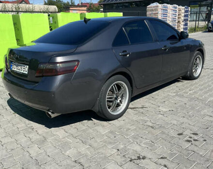 Серый Тойота Камри, объемом двигателя 2.36 л и пробегом 187 тыс. км за 10500 $, фото 3 на Automoto.ua