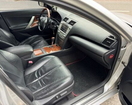 Сірий Тойота Камрі, об'ємом двигуна 3.5 л та пробігом 300 тис. км за 8500 $, фото 9 на Automoto.ua