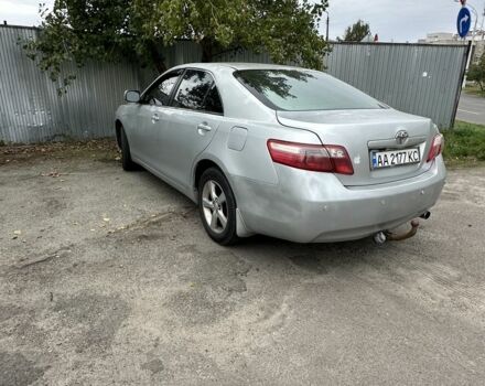 Сірий Тойота Камрі, об'ємом двигуна 2.4 л та пробігом 330 тис. км за 7607 $, фото 1 на Automoto.ua