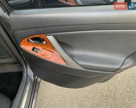 Серый Тойота Камри, объемом двигателя 3.5 л и пробегом 264 тыс. км за 8700 $, фото 20 на Automoto.ua