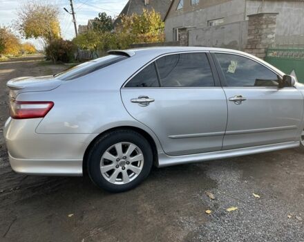 Серый Тойота Камри, объемом двигателя 2.4 л и пробегом 330 тыс. км за 8000 $, фото 2 на Automoto.ua