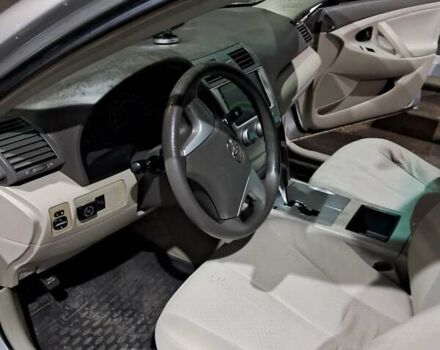 Сірий Тойота Камрі, об'ємом двигуна 2.4 л та пробігом 352 тис. км за 8100 $, фото 8 на Automoto.ua