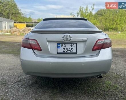 Серый Тойота Камри, объемом двигателя 2.4 л и пробегом 270 тыс. км за 8300 $, фото 3 на Automoto.ua