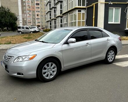 Серый Тойота Камри, объемом двигателя 2.4 л и пробегом 370 тыс. км за 7300 $, фото 2 на Automoto.ua