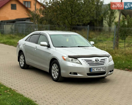 Сірий Тойота Камрі, об'ємом двигуна 2.36 л та пробігом 327 тис. км за 9699 $, фото 1 на Automoto.ua