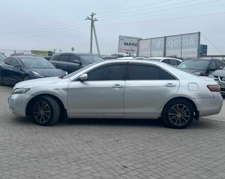 Серый Тойота Камри, объемом двигателя 2.4 л и пробегом 320 тыс. км за 5990 $, фото 3 на Automoto.ua