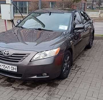Сірий Тойота Камрі, об'ємом двигуна 2.4 л та пробігом 297 тис. км за 9150 $, фото 2 на Automoto.ua