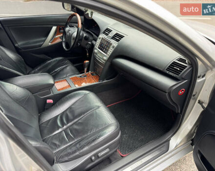 Серый Тойота Камри, объемом двигателя 3.5 л и пробегом 340 тыс. км за 8500 $, фото 14 на Automoto.ua