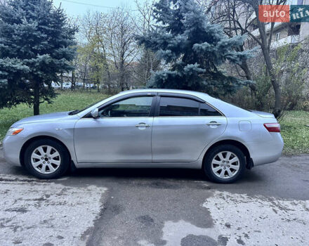 Сірий Тойота Камрі, об'ємом двигуна 2.36 л та пробігом 225 тис. км за 8250 $, фото 1 на Automoto.ua