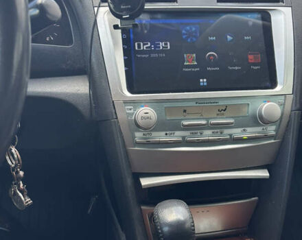 Сірий Тойота Камрі, об'ємом двигуна 2.4 л та пробігом 192 тис. км за 9500 $, фото 6 на Automoto.ua