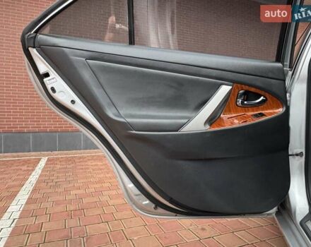 Серый Тойота Камри, объемом двигателя 3.5 л и пробегом 223 тыс. км за 8300 $, фото 32 на Automoto.ua