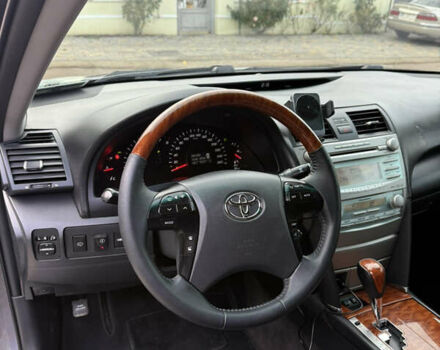 Серый Тойота Камри, объемом двигателя 3.46 л и пробегом 340 тыс. км за 9500 $, фото 14 на Automoto.ua