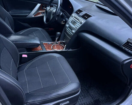 Сірий Тойота Камрі, об'ємом двигуна 2.36 л та пробігом 225 тис. км за 8250 $, фото 12 на Automoto.ua