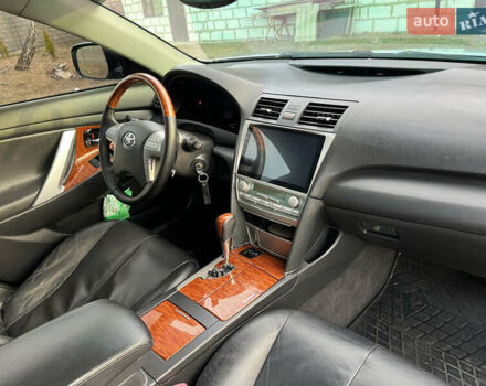 Серый Тойота Камри, объемом двигателя 3.5 л и пробегом 326 тыс. км за 14700 $, фото 7 на Automoto.ua