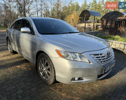 Серый Тойота Камри, объемом двигателя 3.46 л и пробегом 280 тыс. км за 8700 $, фото 1 на Automoto.ua