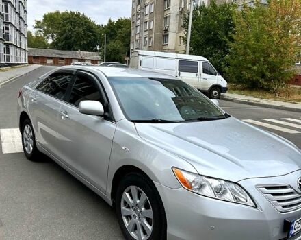 Серый Тойота Камри, объемом двигателя 2.4 л и пробегом 370 тыс. км за 7300 $, фото 1 на Automoto.ua