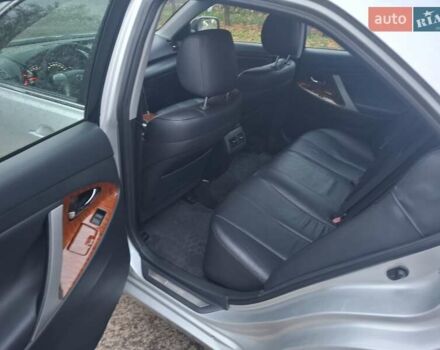 Серый Тойота Камри, объемом двигателя 2.4 л и пробегом 268 тыс. км за 7800 $, фото 9 на Automoto.ua