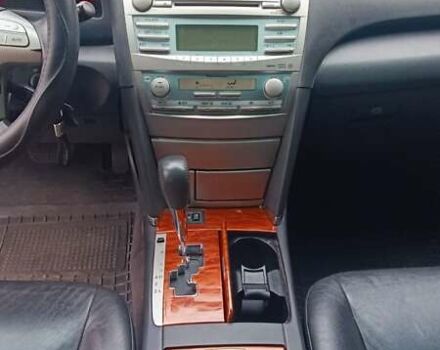 Серый Тойота Камри, объемом двигателя 2.36 л и пробегом 259 тыс. км за 9000 $, фото 5 на Automoto.ua